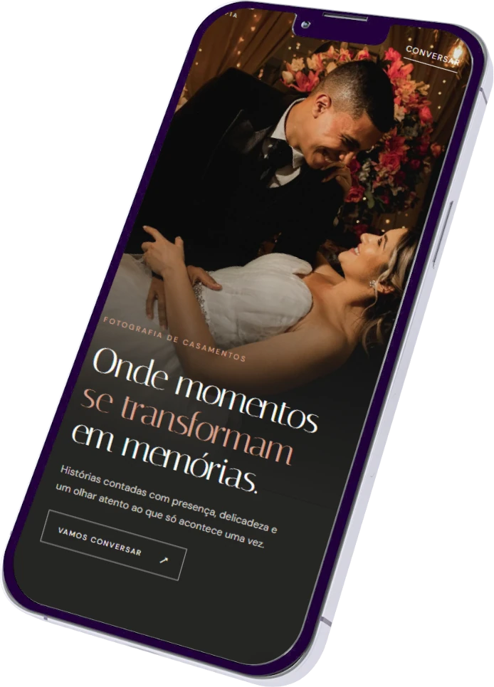 Mockup do site Clouss em um smartphone